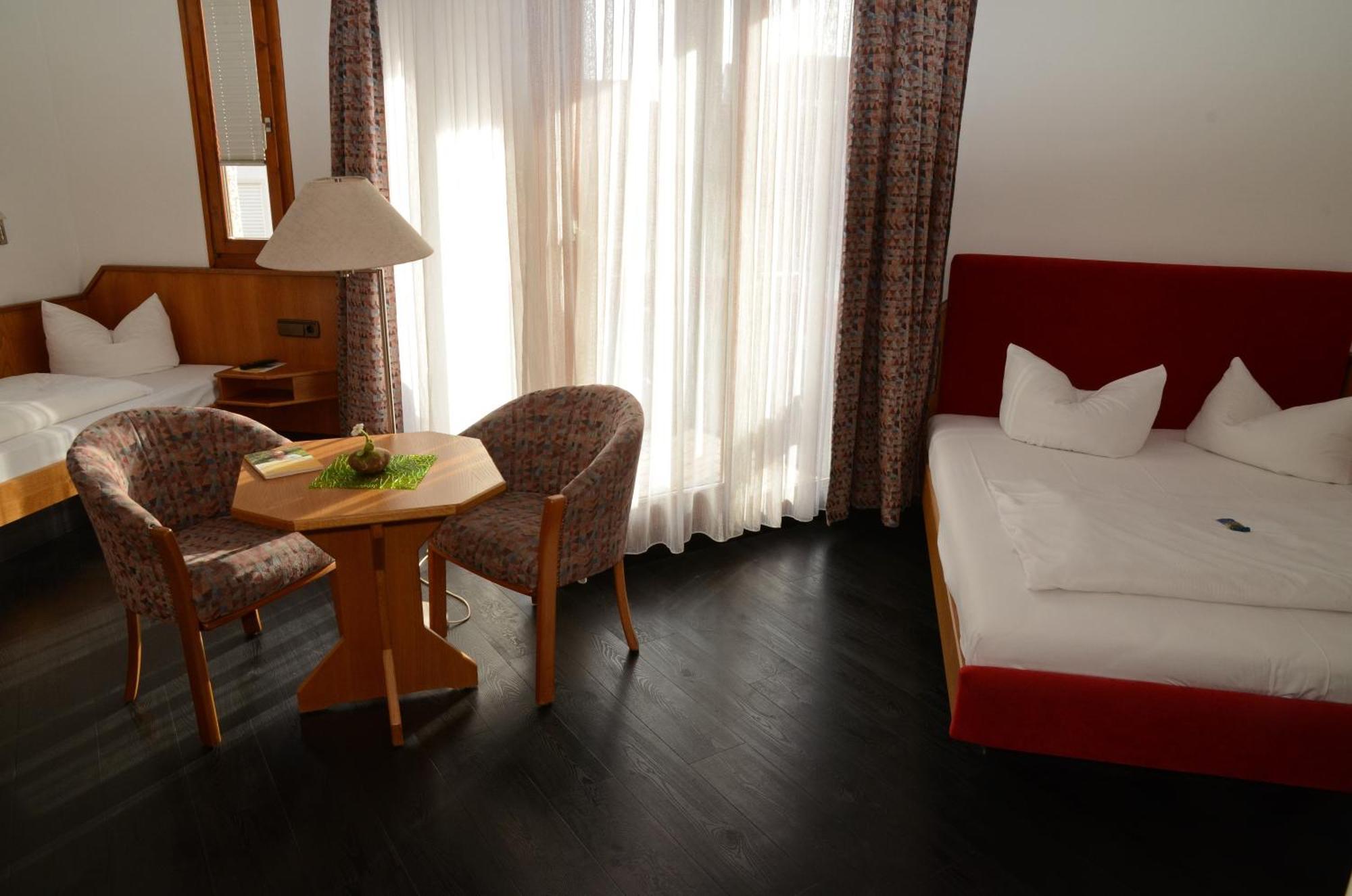 Hotel Mohren オクセンハウゼン エクステリア 写真
